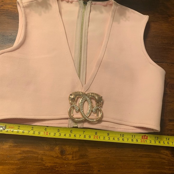 Y2k 💕Barbie pink crop top with vintage gold rhinestone decoration - Picture 5 of 6